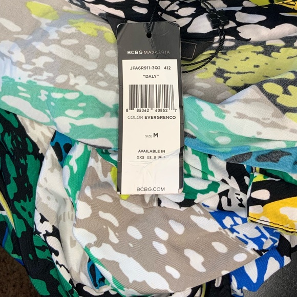 #42 NWT BCBGMAXAZRIA Daily Dress in Color Evergrenco Medium - Picture 4 of 4